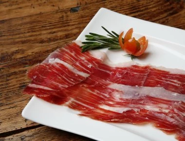 Ισπανία: Κόβει μόνο jamon iberico για τριάντα χρόνια και πληρώνεται 4.000 ευρώ το μήνα! (φωτό, βίντεο)